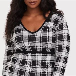 Torrid plaid bodycon v neck dress black and white size 3/3X. NWOT